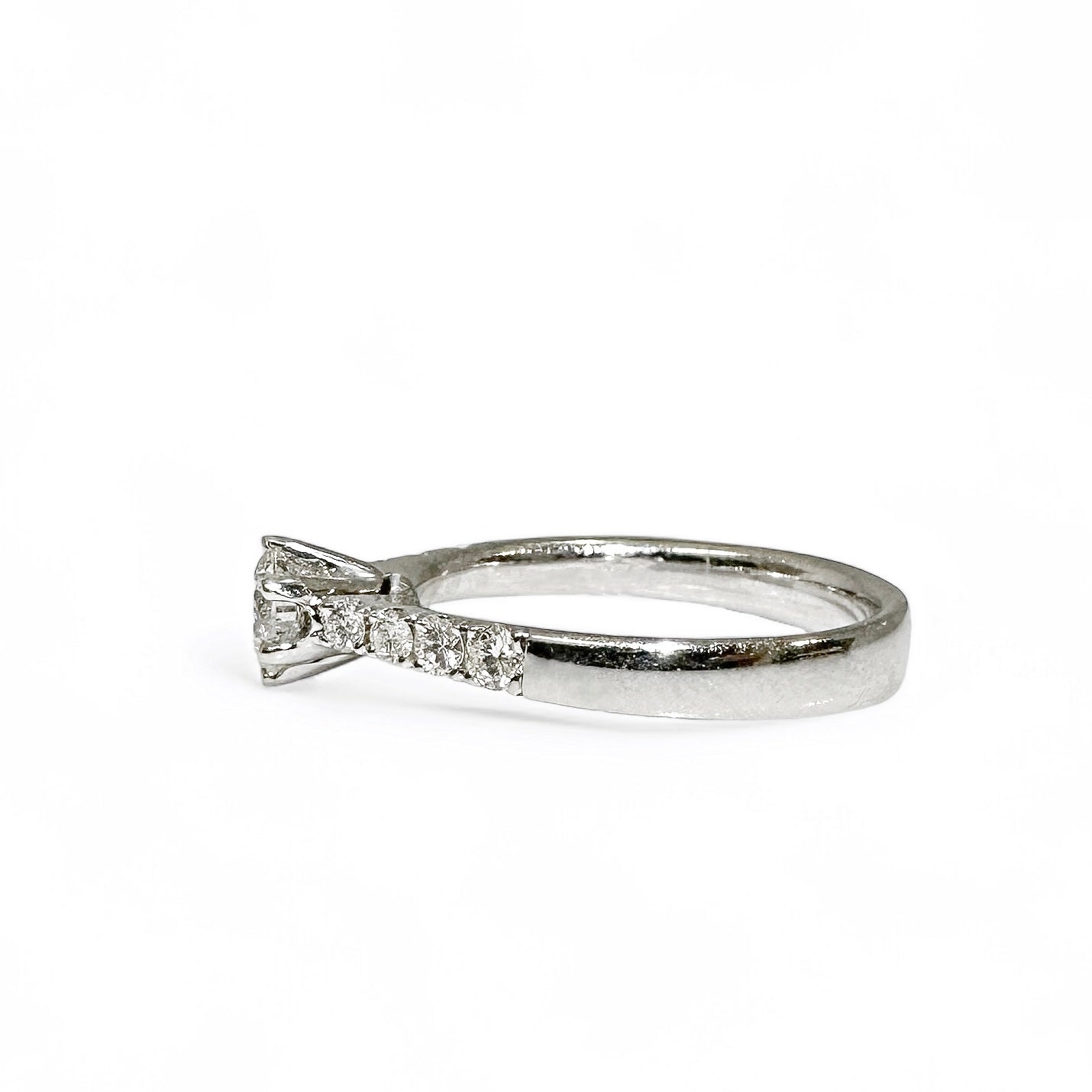0.45 CT ROUND SOLITAIRE PAVÉ RING