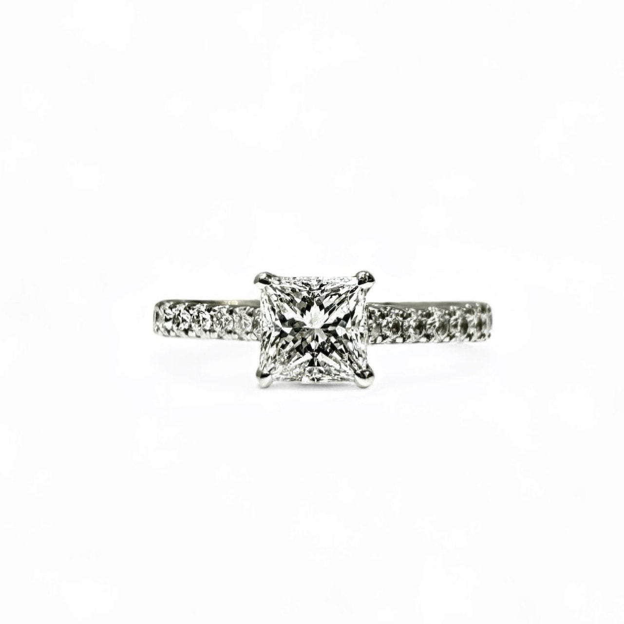 0,70 CT PRINCESS GESLEPEN PAVÉ RING