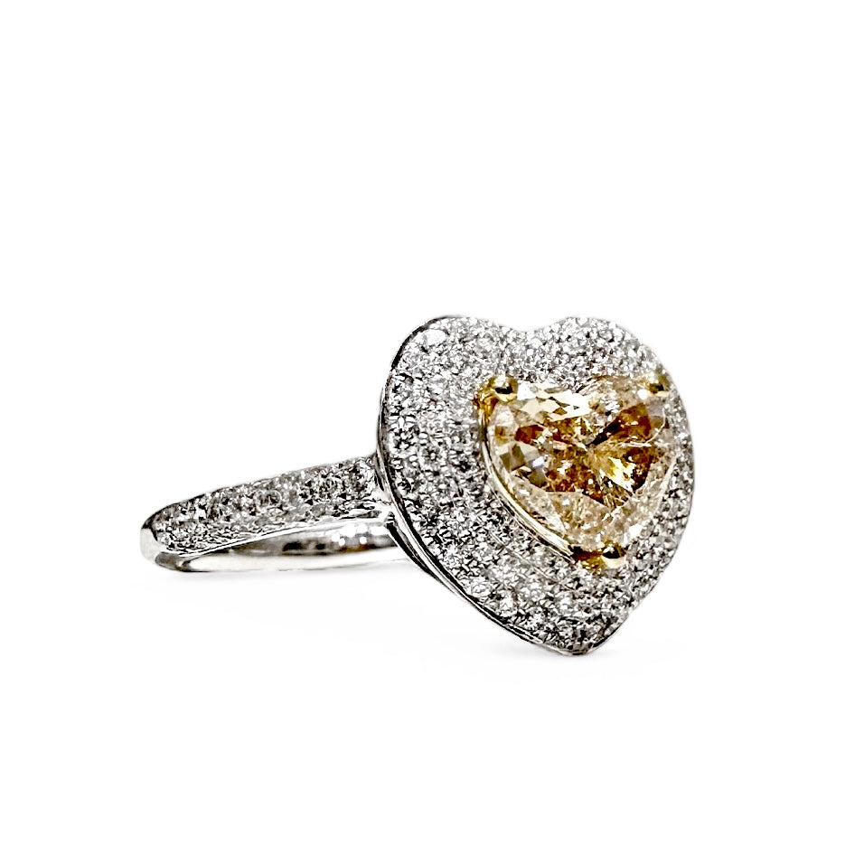 Natuurlijke bruine hartvormige diamanten ring