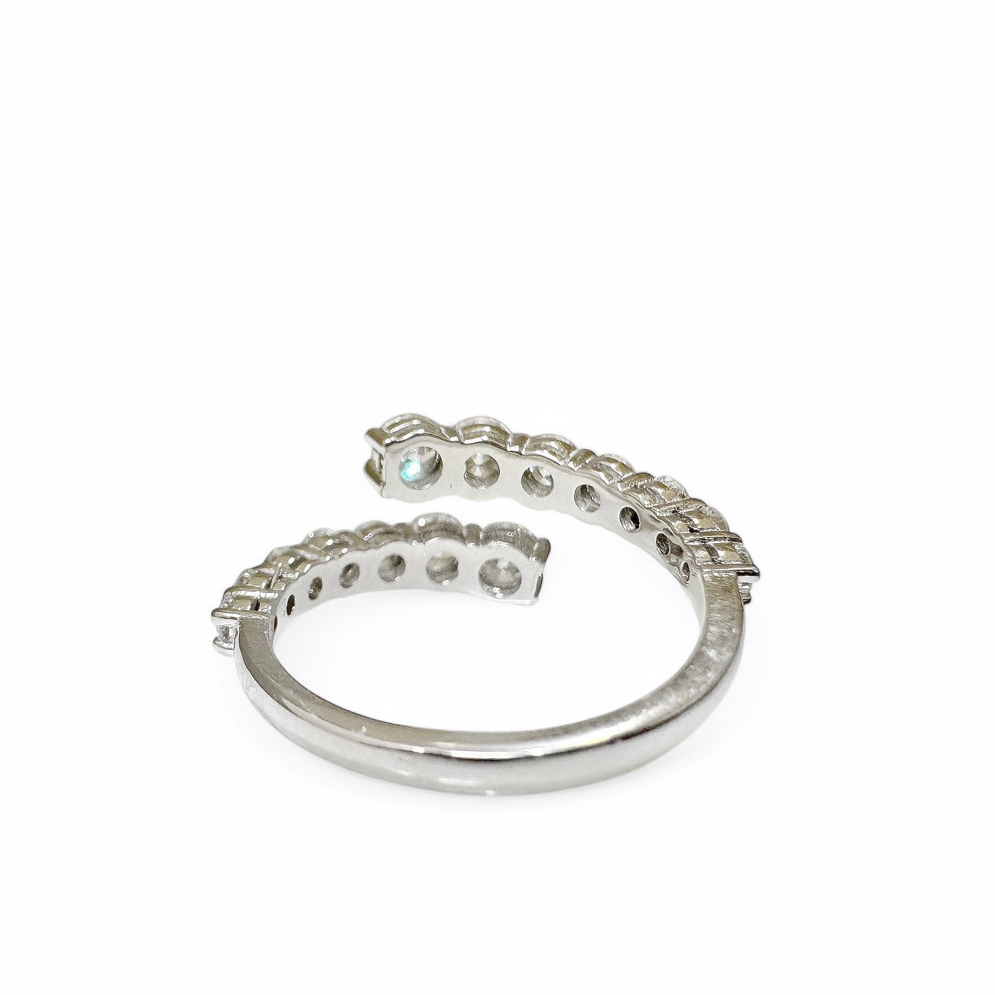 GRADUATED DIAMOND BYPASS RING