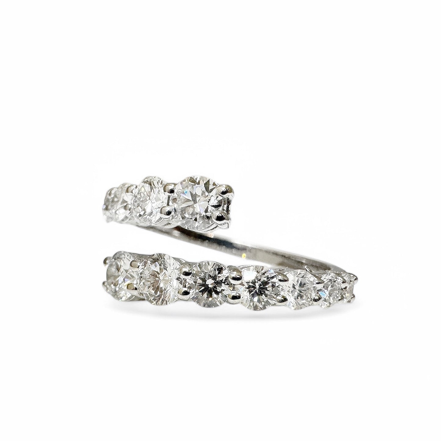 GRADUATED DIAMOND BYPASS RING
