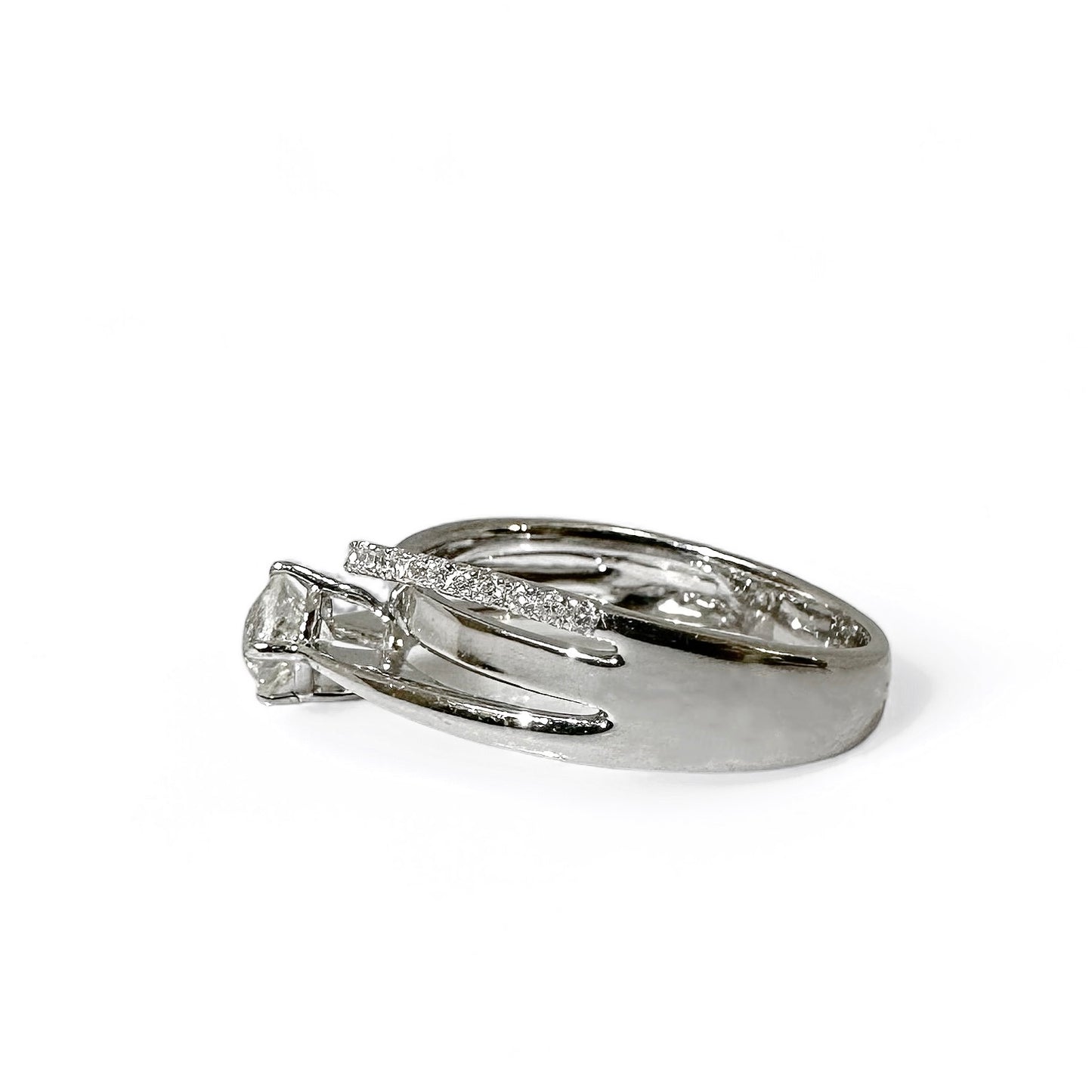 0,48 CT RONDE SOLITAIRE TWIST RING