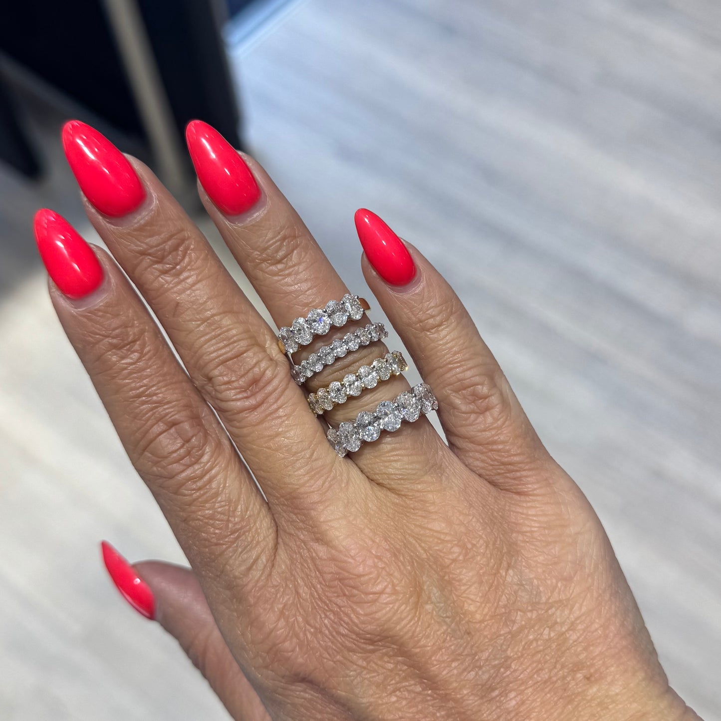 OVAL HALF ETERNITY BAND