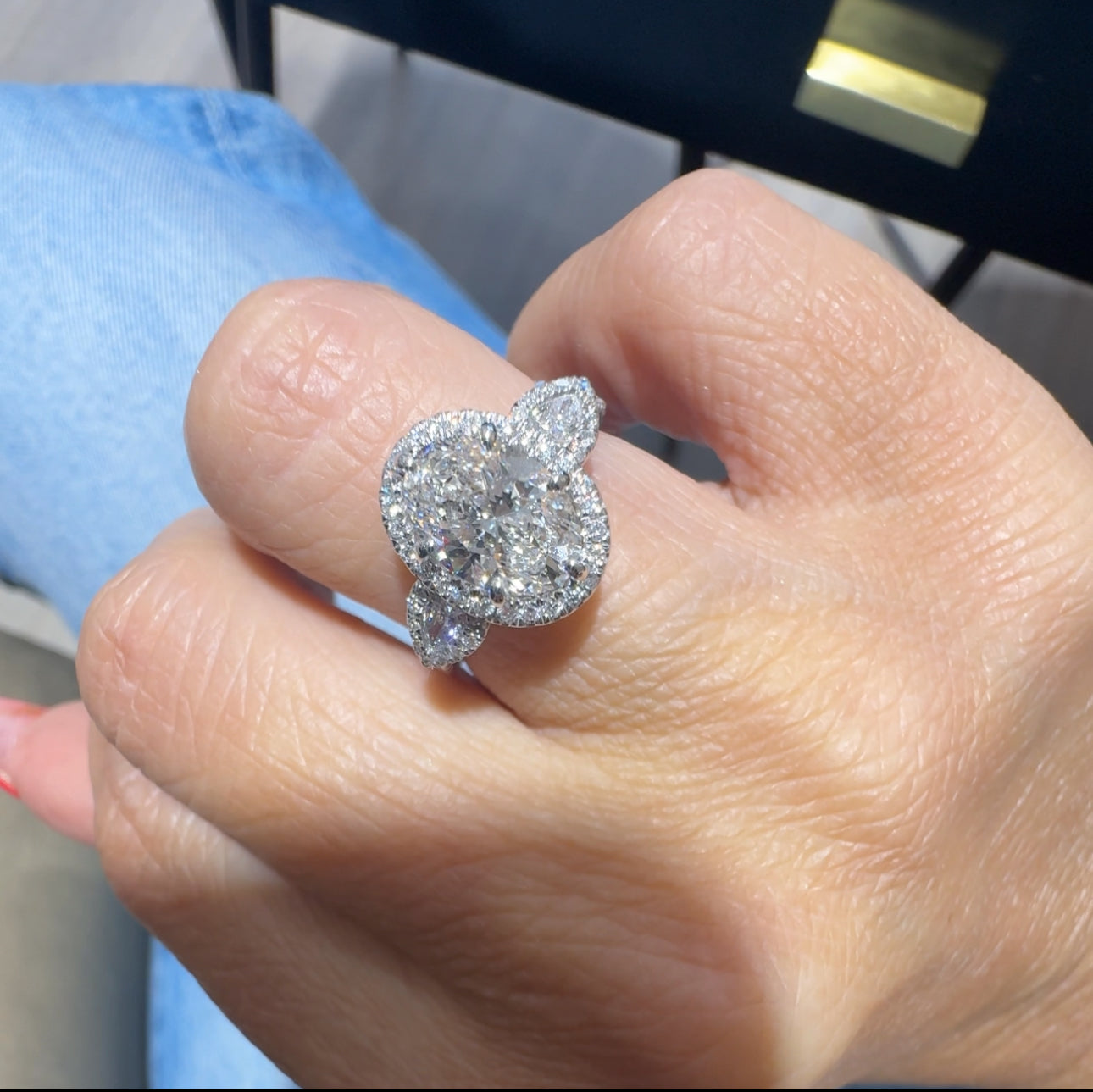 'ELARA' OVAL DIAMOND RING