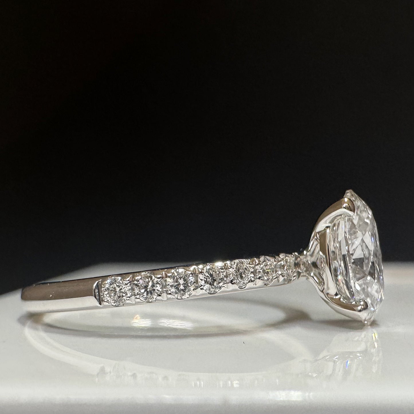 1.04 CT OVAL & ROUND CUT
