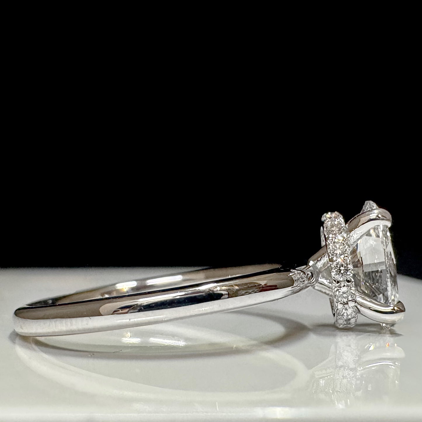 1.04 CT OVAL & HIDDEN HALO