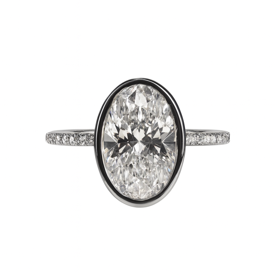 'LINDA' OVAL RING (WHITE GOLD)