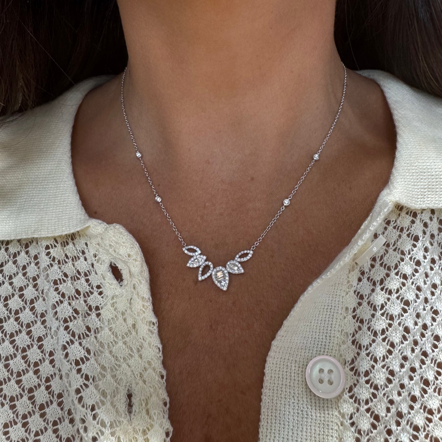 LEAF STYLE DIAMOND NECKLACE