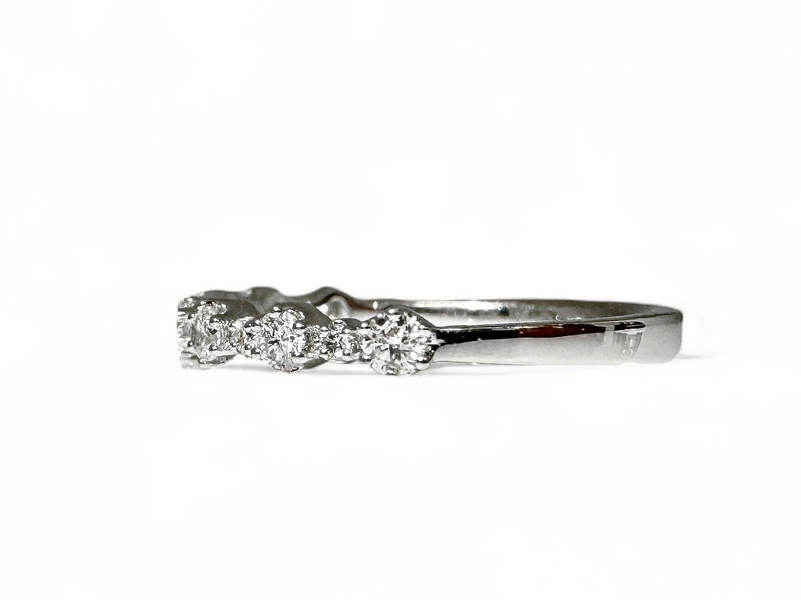 0,48 CT HALVE EEUWIGHEIDSRING 
