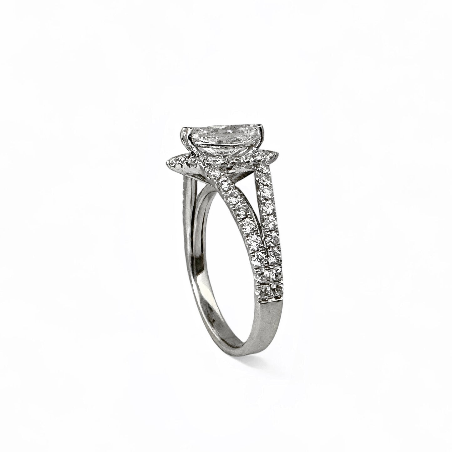 BAGUE HALO TAILLE MARQUISE 1,02 CT 