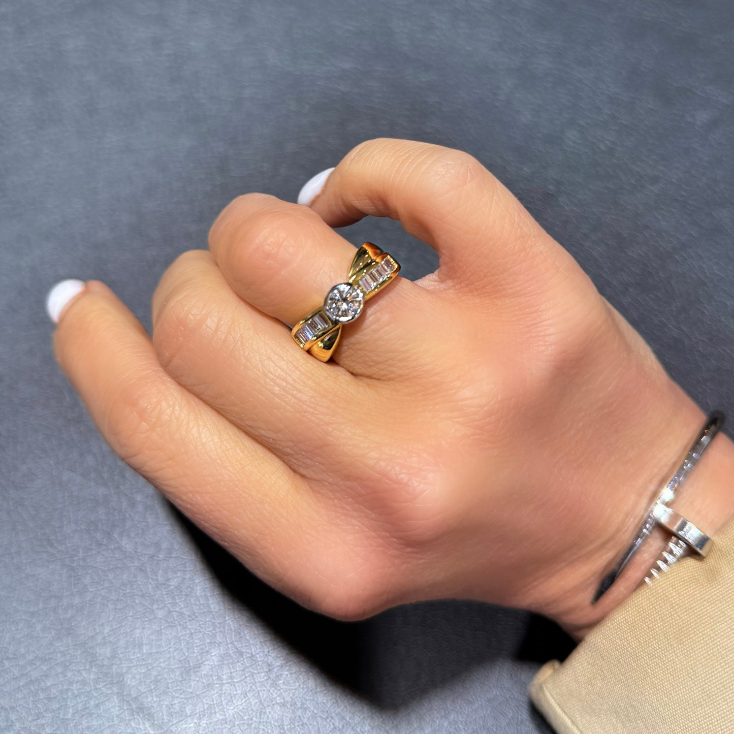 ALESSANDRA RONDE GESNEDEN RING 