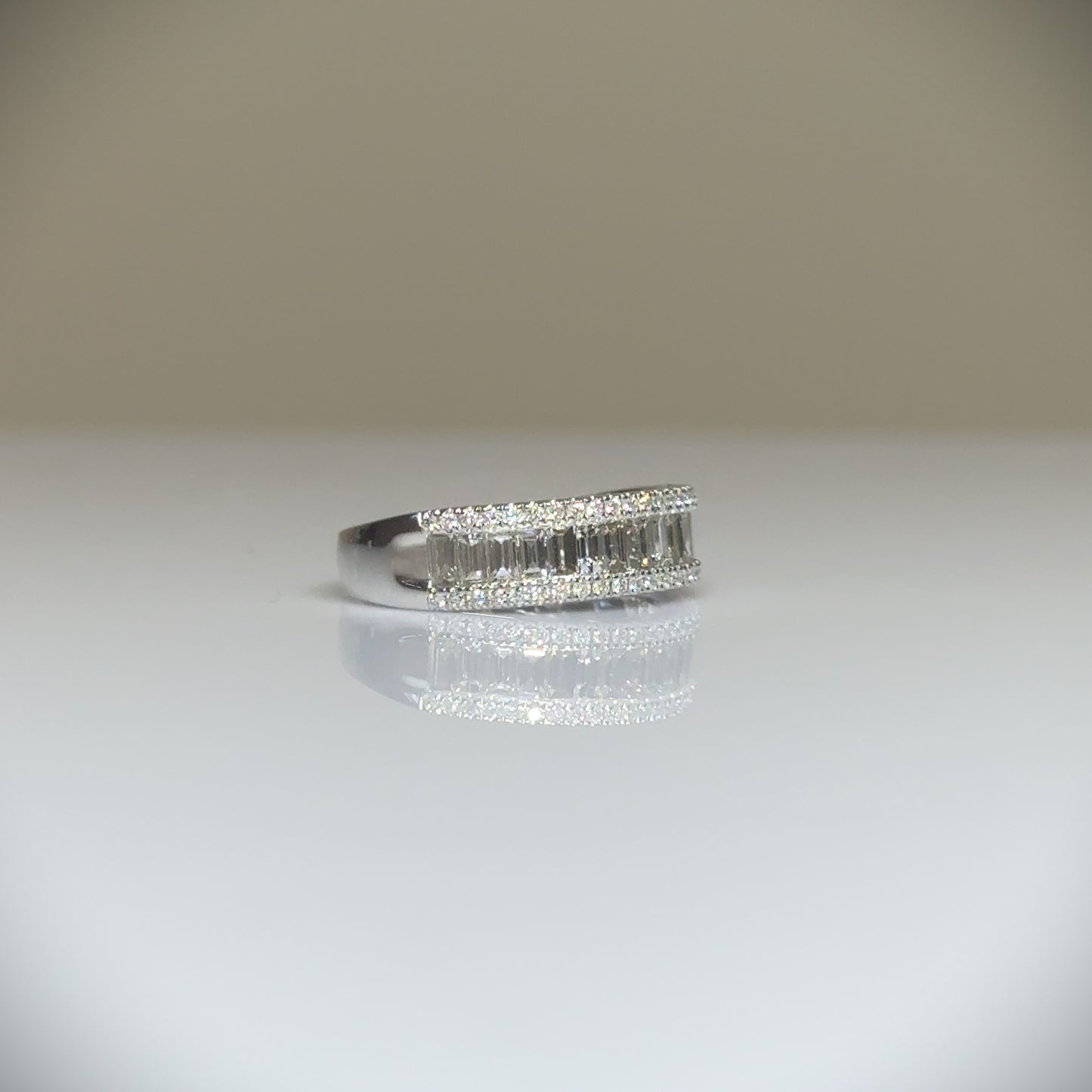 Half-set Baguette &amp; Briljant geslepen Diamanten Ring 