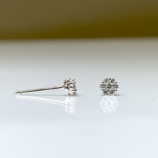 Kleine bloem diamanten oorbellen