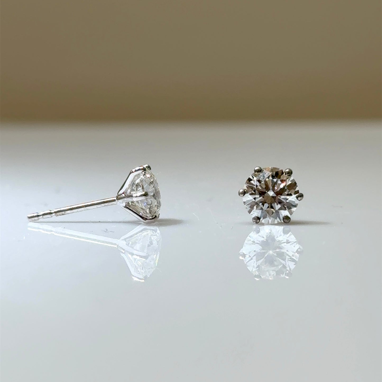2.01CT (LG) Solitaire Diamanten Oorbellen