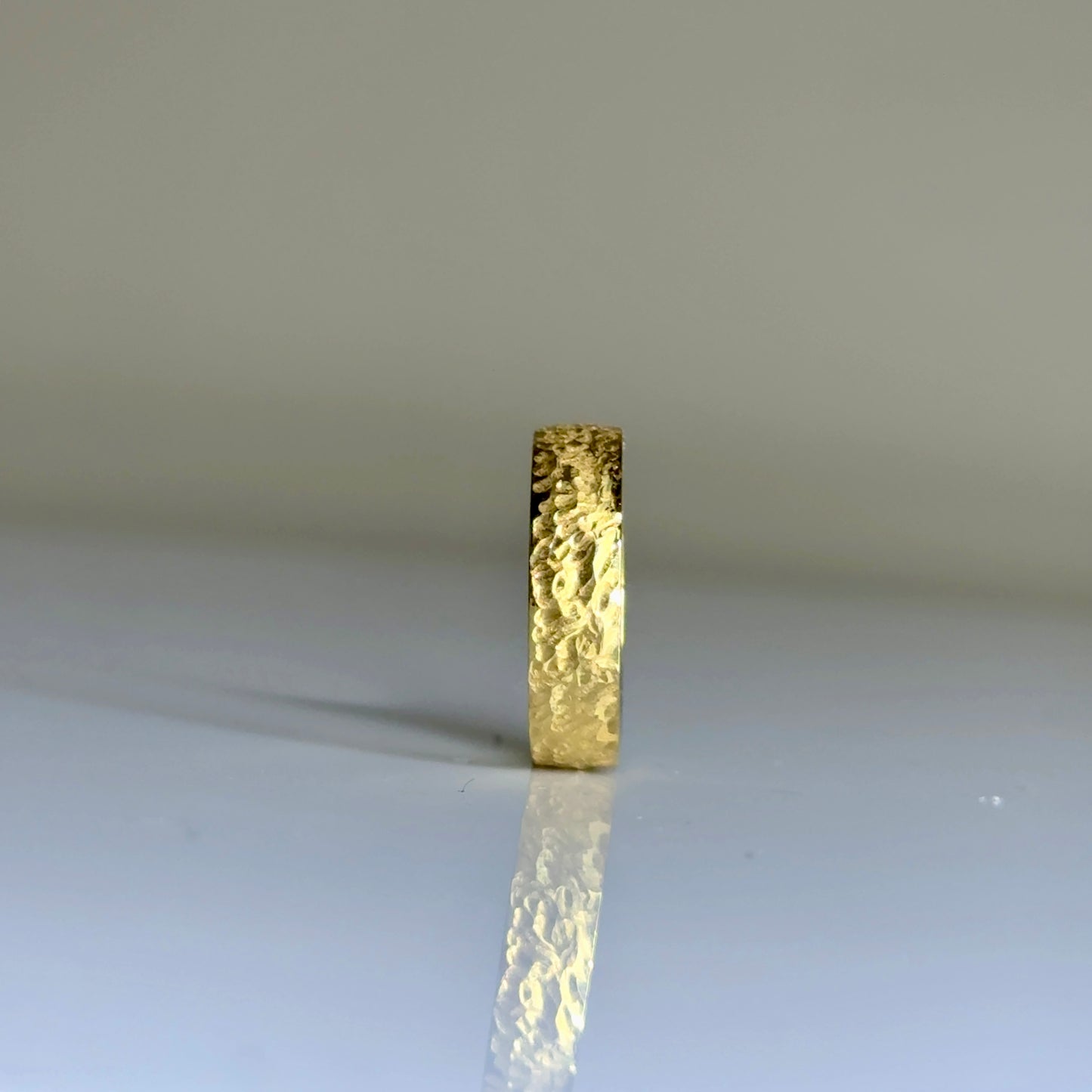 5mm gehamerde trouwring
