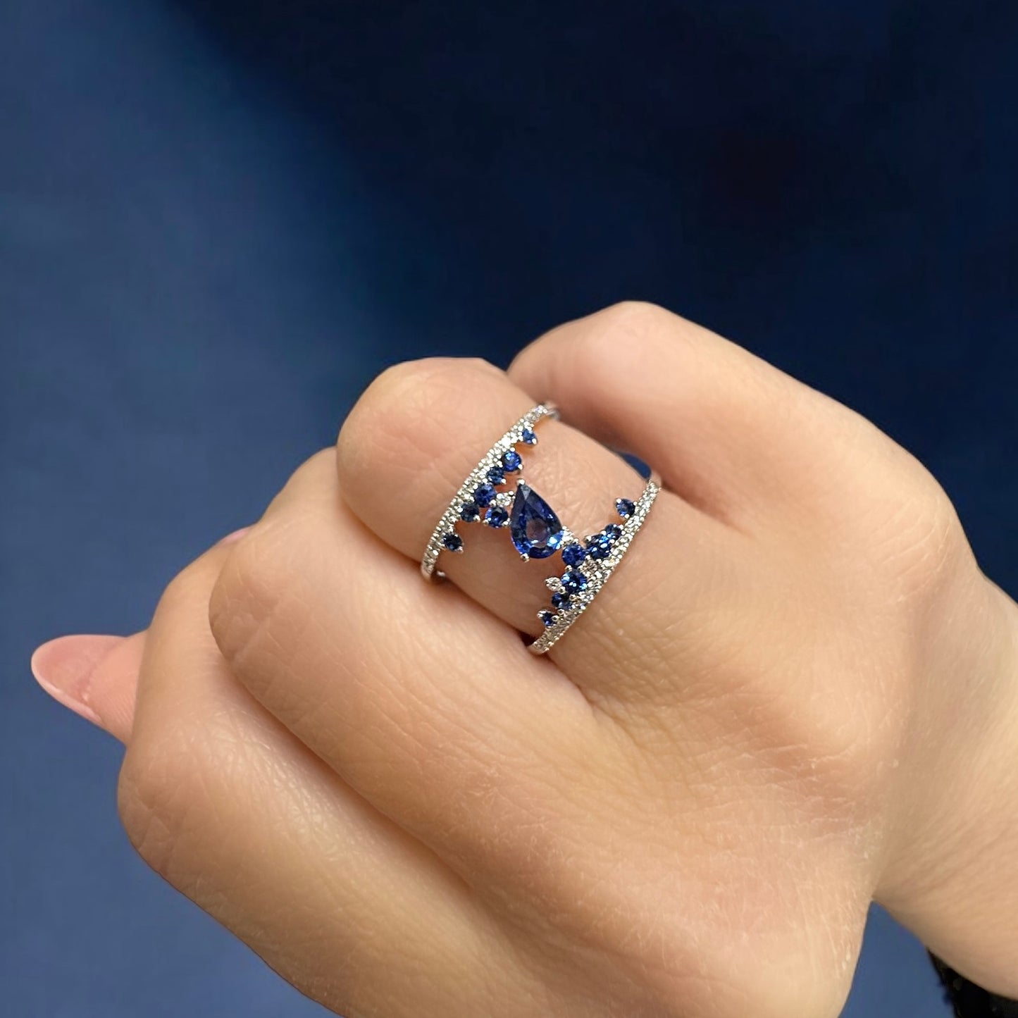 'VALERI' SAPPHIRE & DIAMONDS