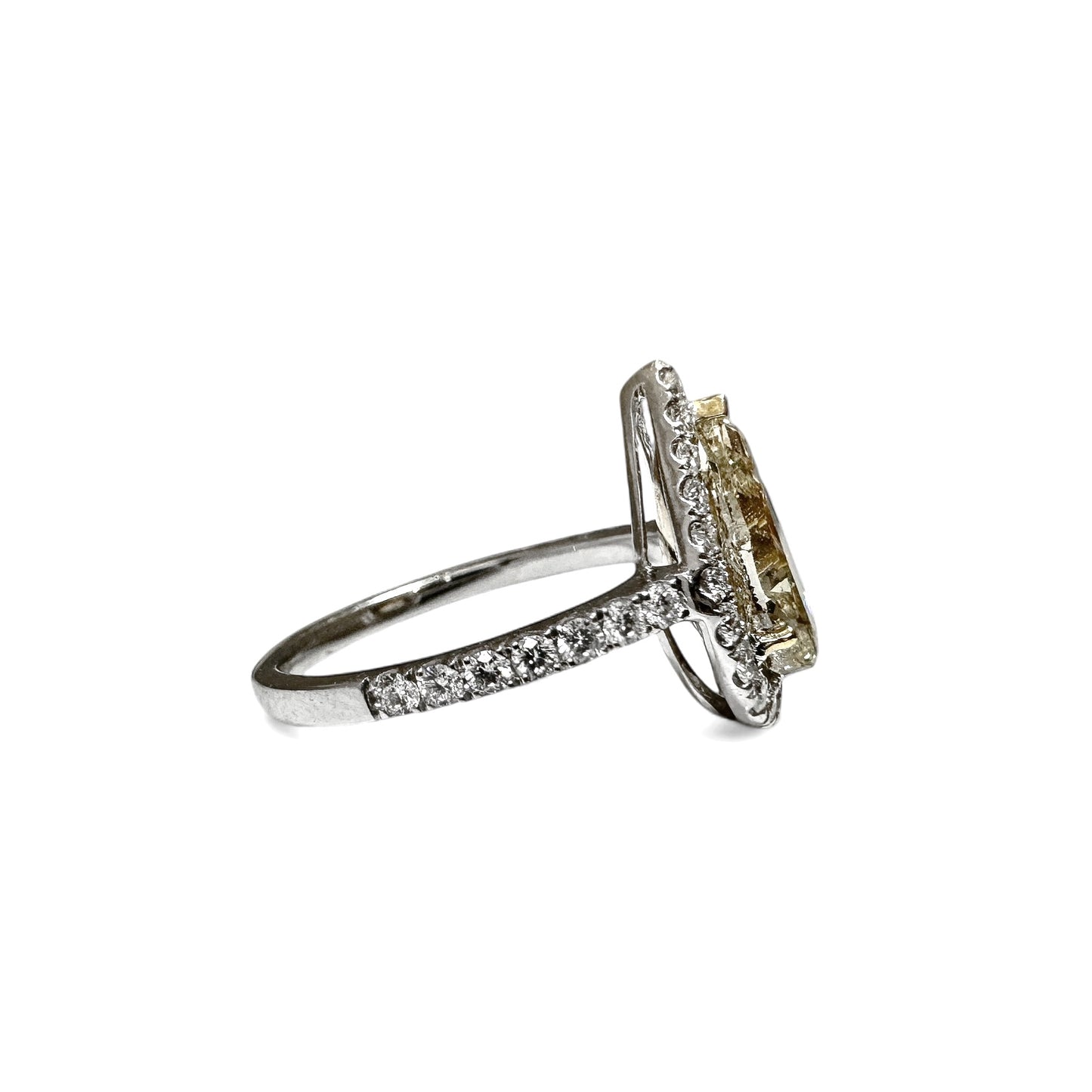 Diamant naturel de 2,58 ct en forme de poire, couleur jaune intense fantaisie 