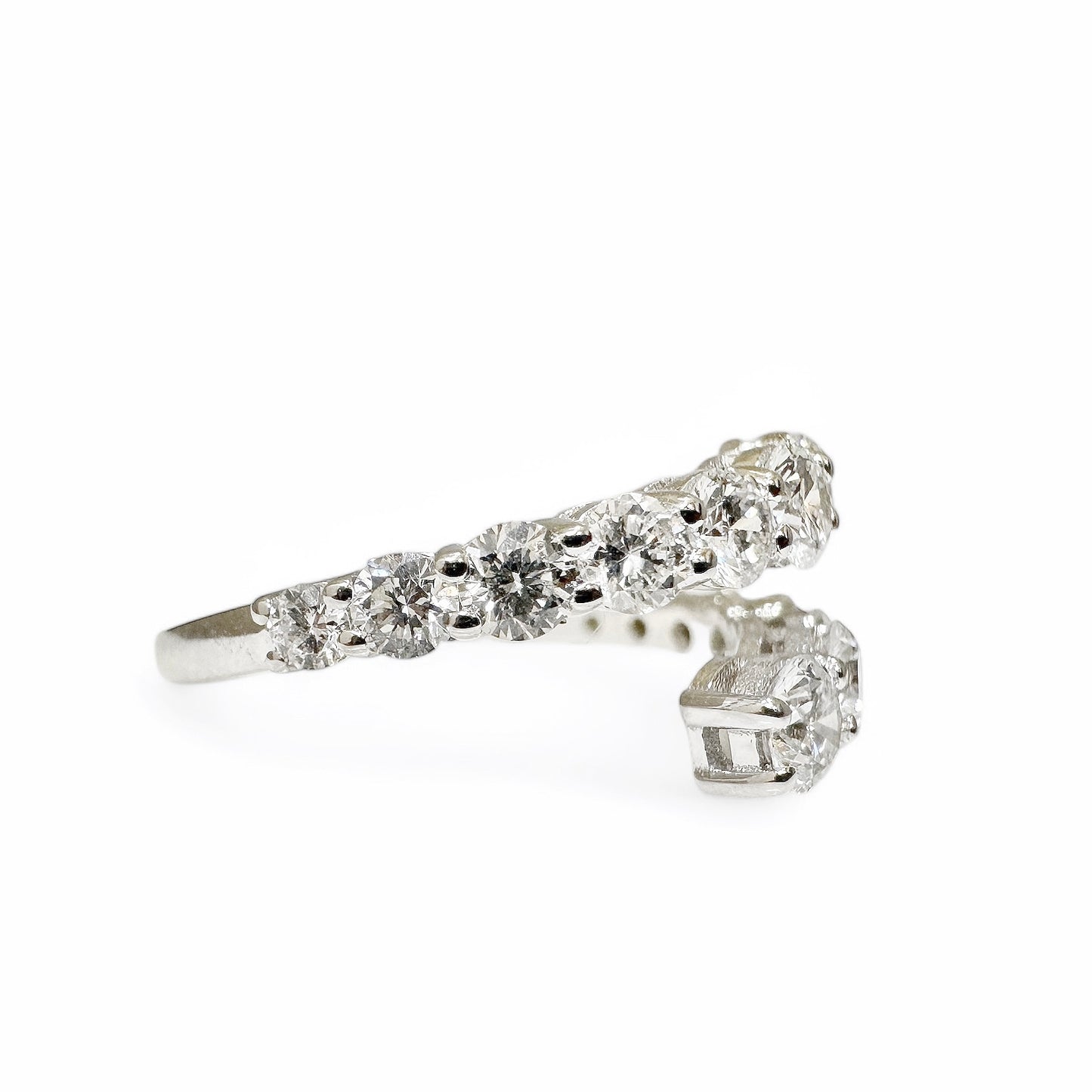 GRADUATED DIAMOND BYPASS RING