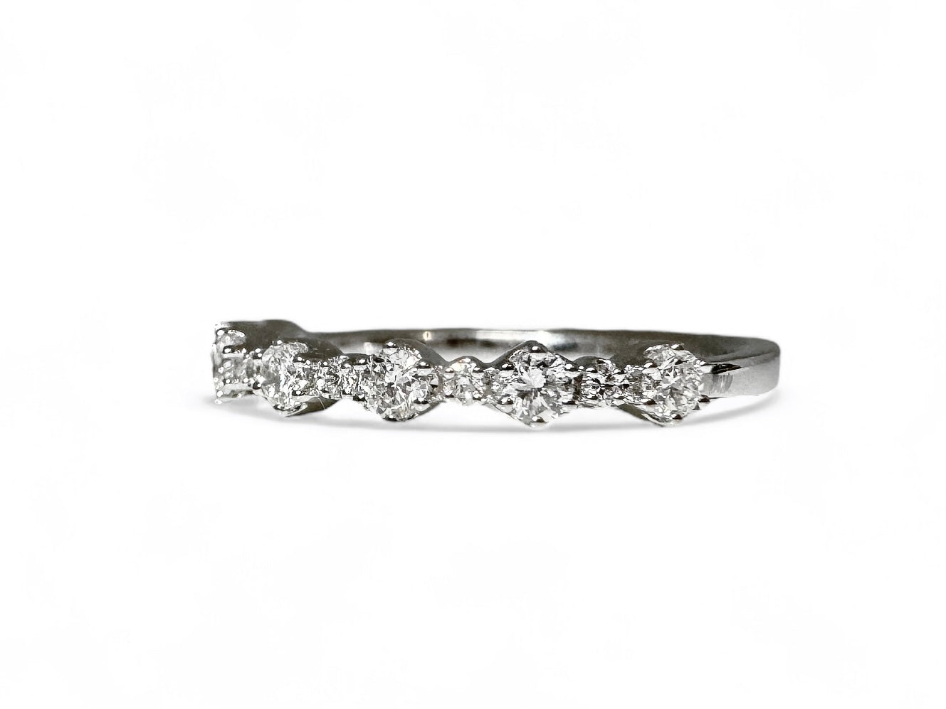0,48 CT HALVE EEUWIGHEIDSRING 