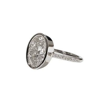 'LINDA' OVAL RING (WHITE GOLD)