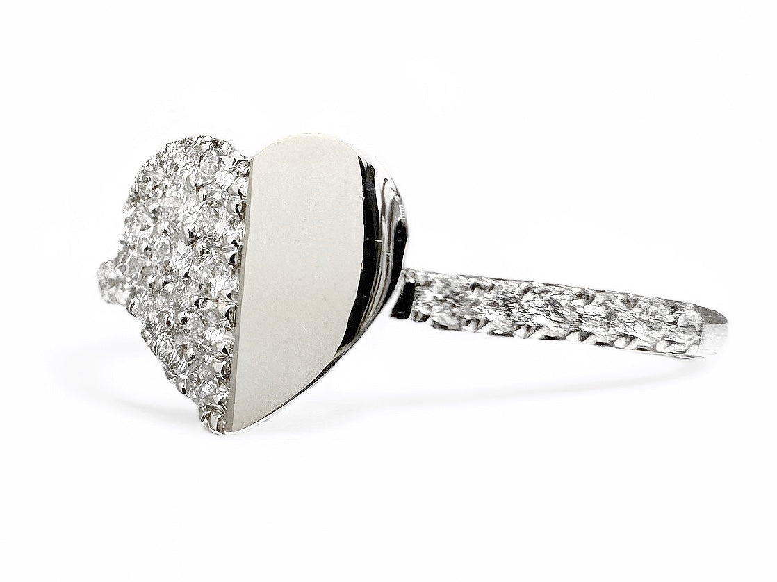 HARTVORMIGE DIAMANTEN RING 