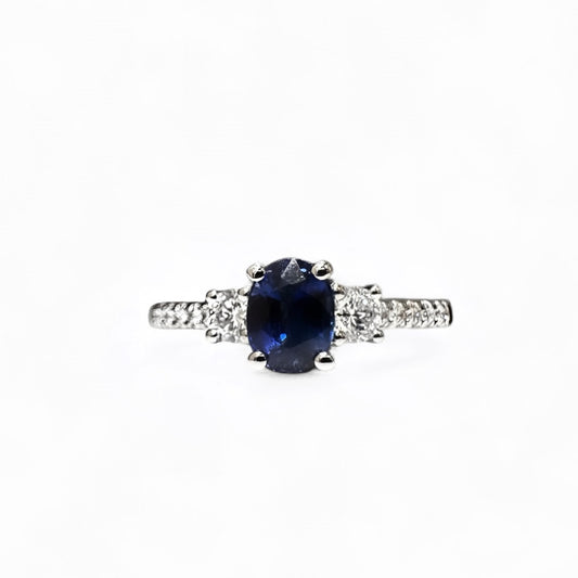 SAPPHIRE & DIAMONDS RING