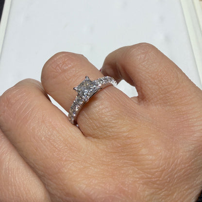 Bague de fiançailles taille princesse 