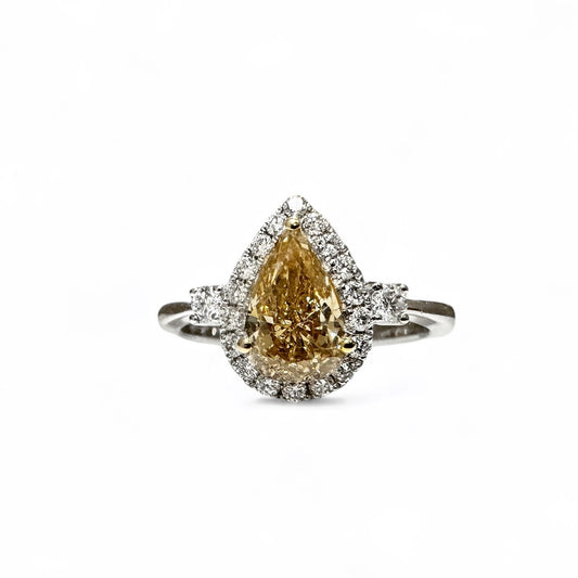 Natuurlijke fantasie bruingele peervormige diamanten ring 