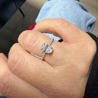 1.01 CT OVAL WITH SIDE DIAMONDS