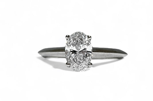 0,55 CT OVALE GESLEPEN SOLITAIRE RING 