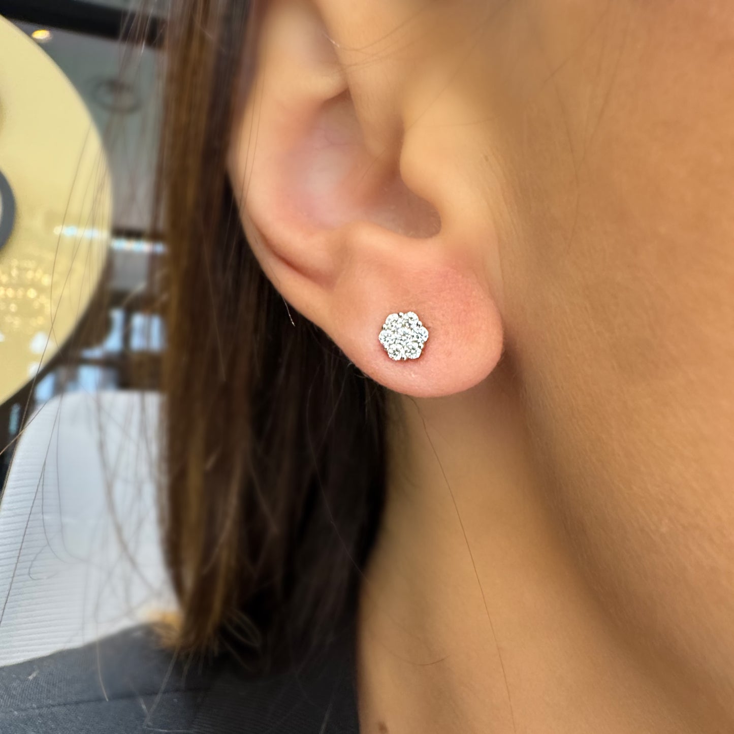 Medium bloem diamanten oorbellen