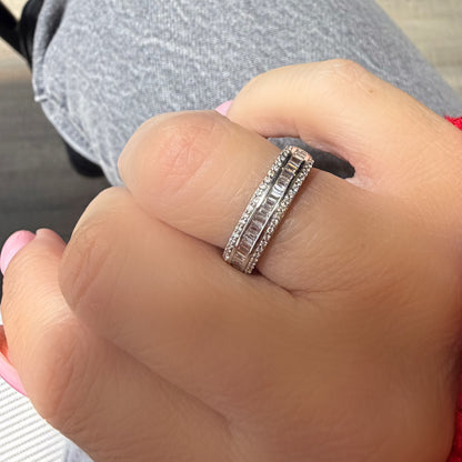 ROUND & TAPER HALF ETERNITY BAND