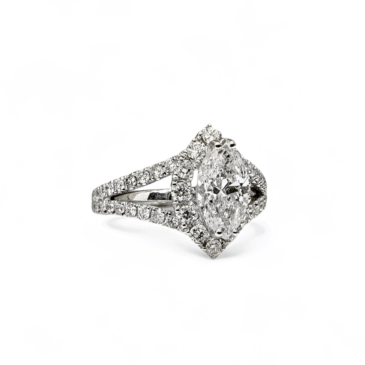 BAGUE HALO TAILLE MARQUISE 1,02 CT 