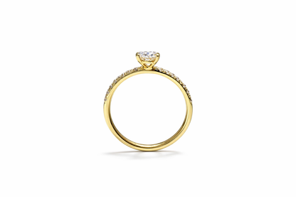 OVAL WITH SIDE DIAMONDS