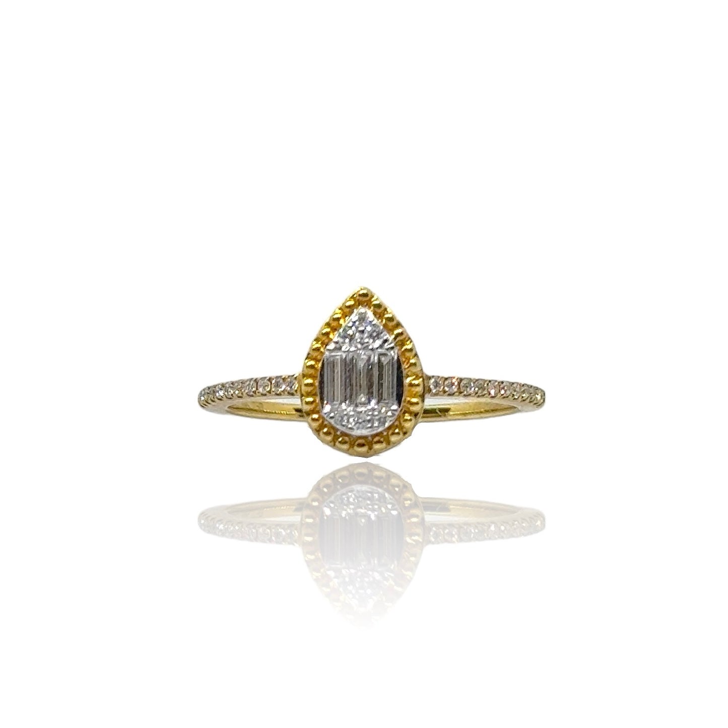 Bague halo de diamants en forme de poire avec illusion 