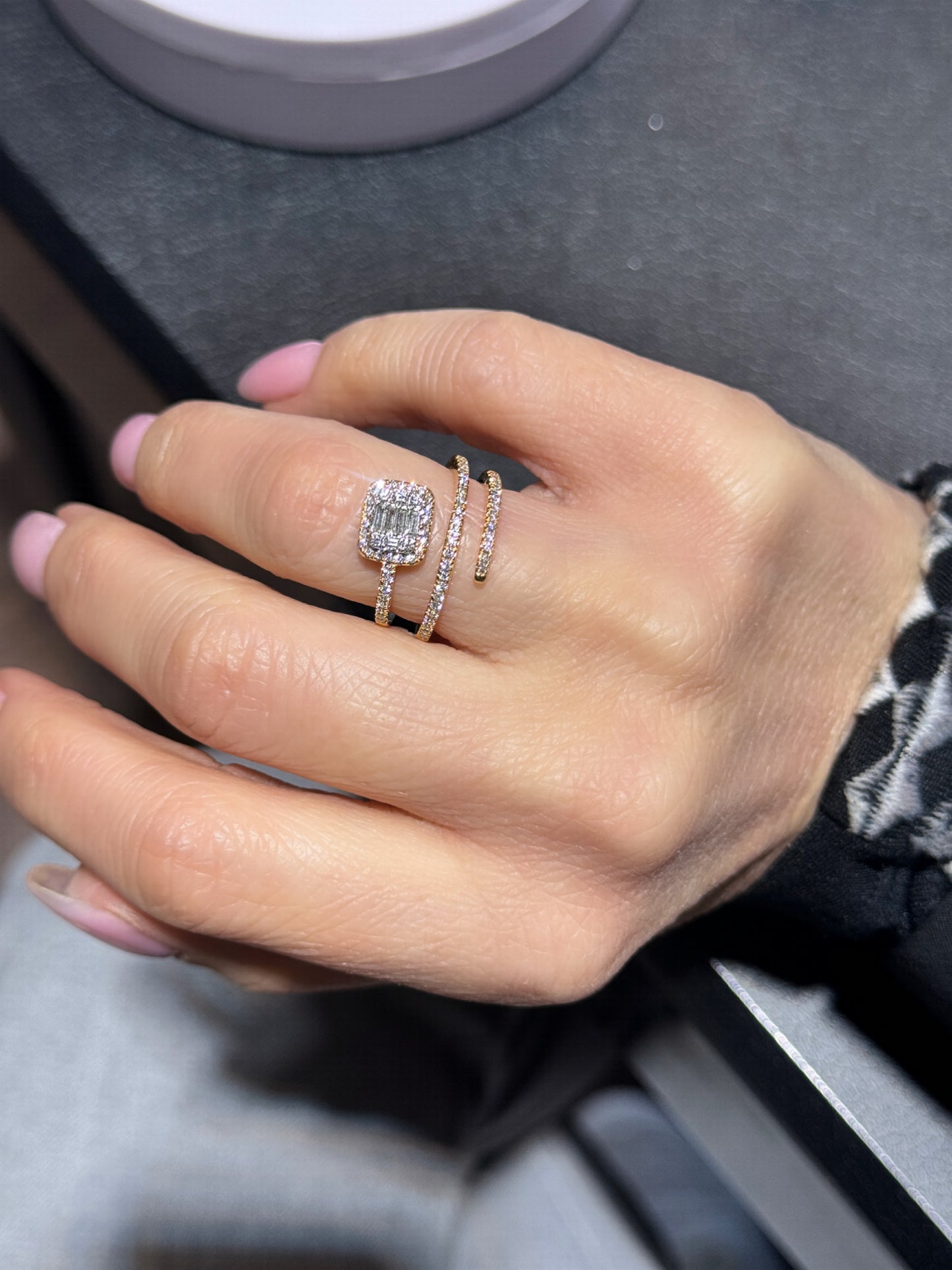 Bague en diamant en spirale 