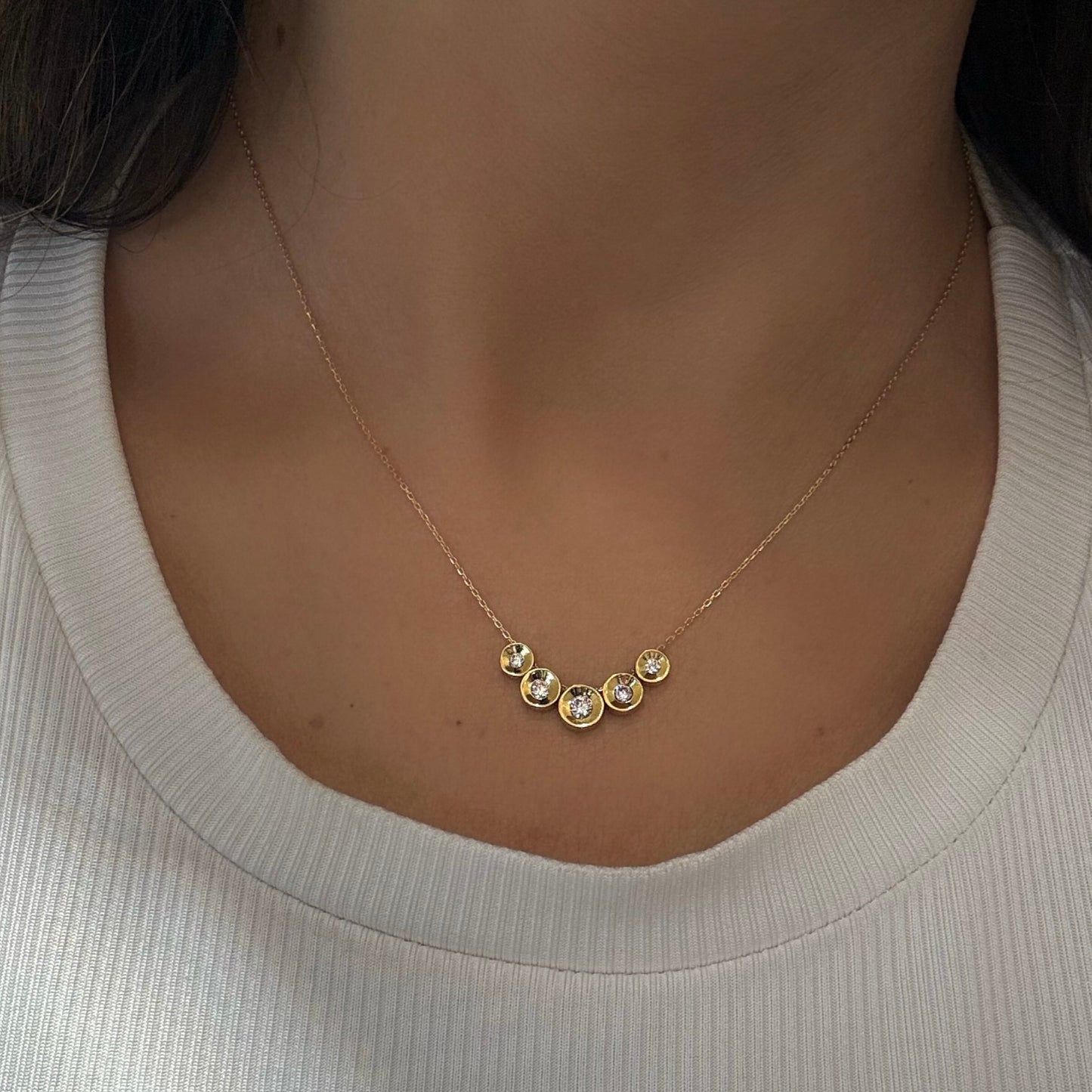 Collier avec 5 pierres CZ