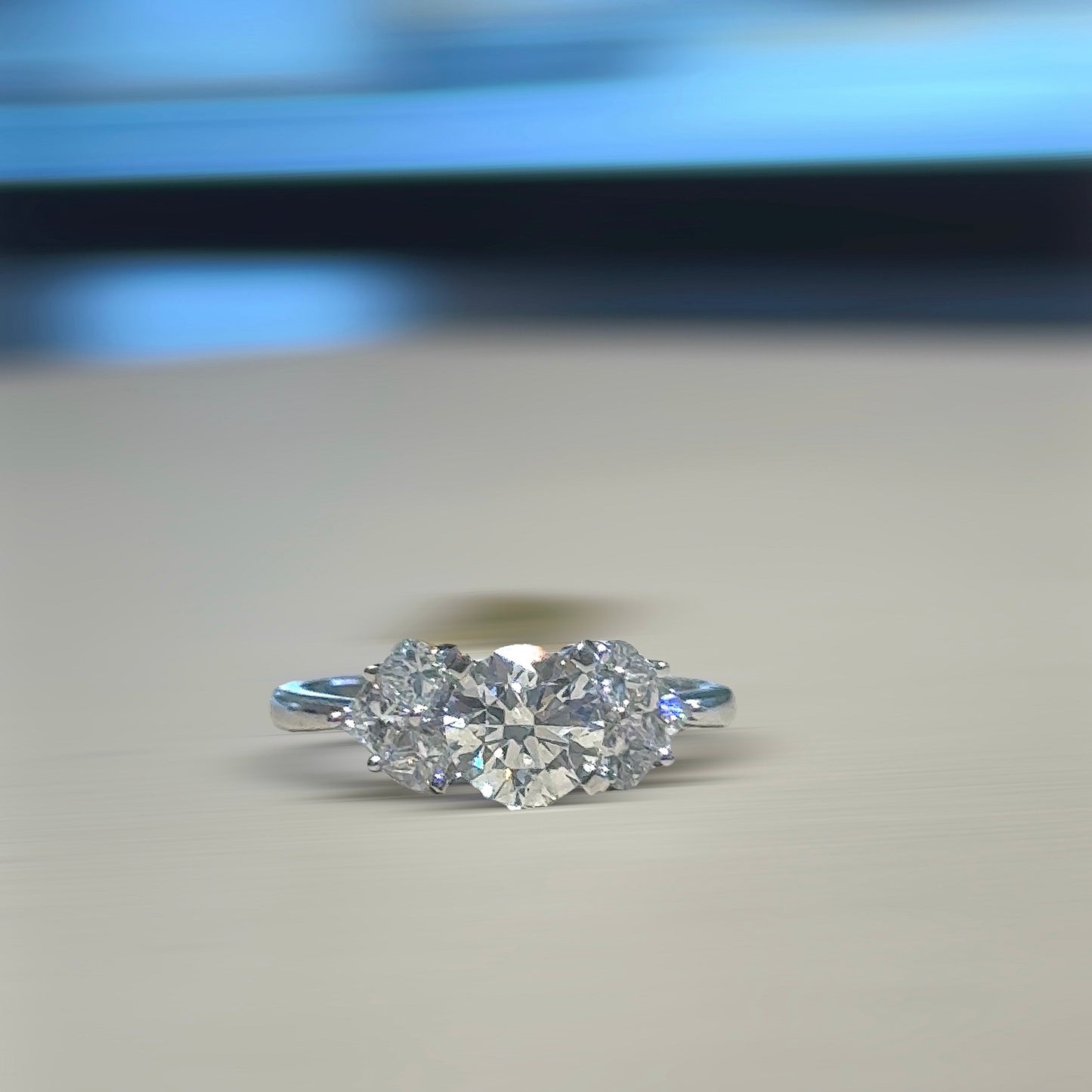 SOLITAIRE TAILLE RONDE ET TAILLE PRINCESSE LATÉRAL 1,08 CT 
