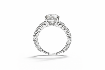 2.52 CT ROUND WITH SIDE STONES