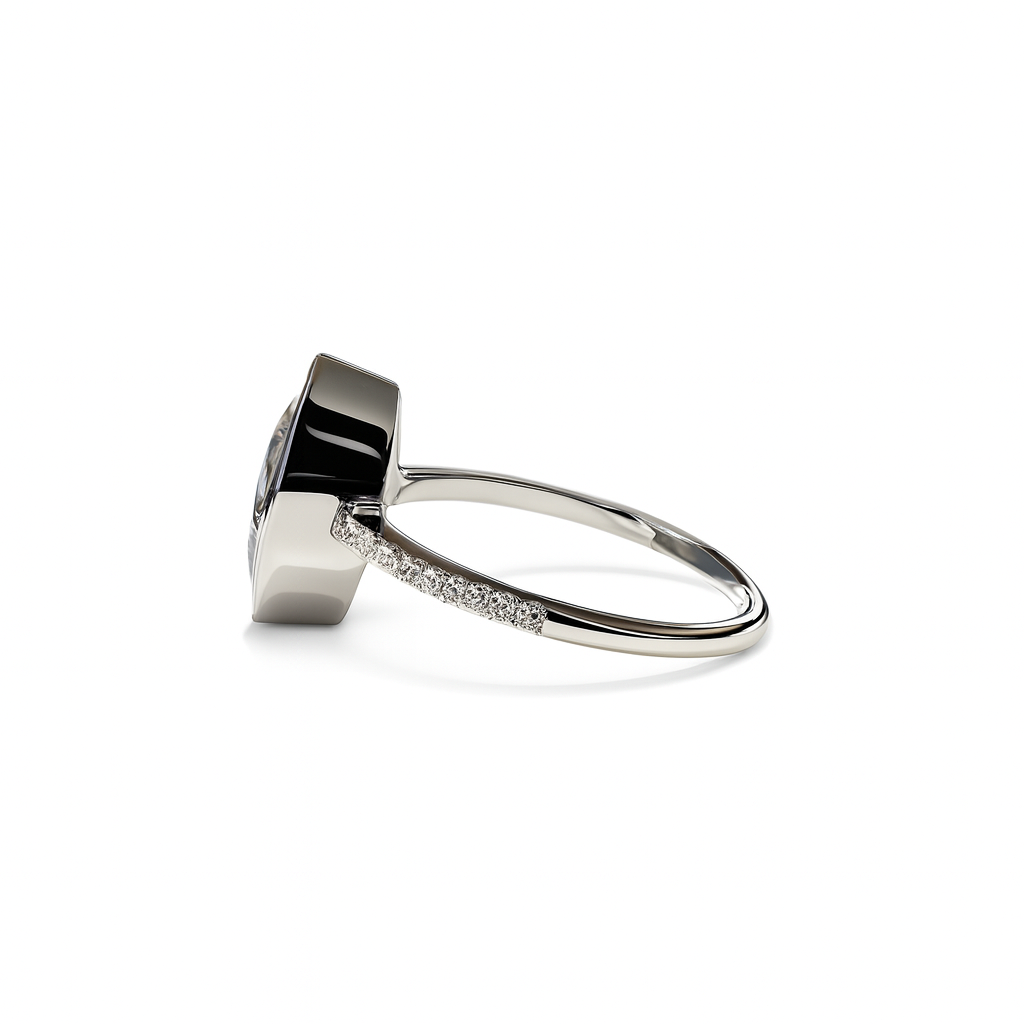 'LINDA' OVAL RING (WHITE GOLD)
