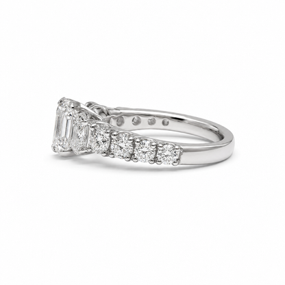 THE CROWN OVAL RING