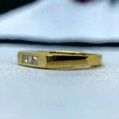 Rechthoekige vorm met prinses geslepen diamanten