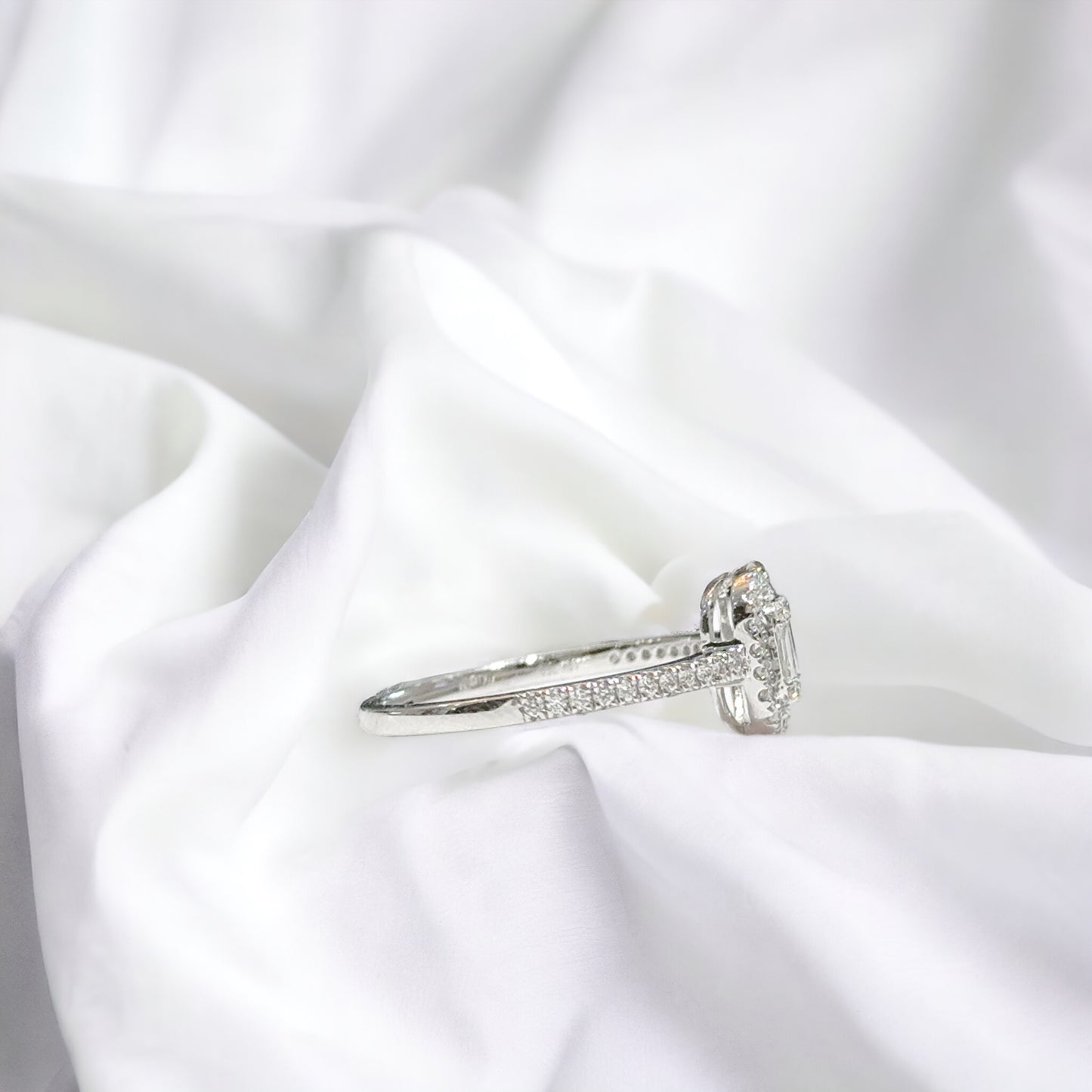 Bague Illusion avec diamant ovale 