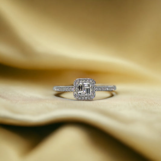Bague en diamant illusion halo carré