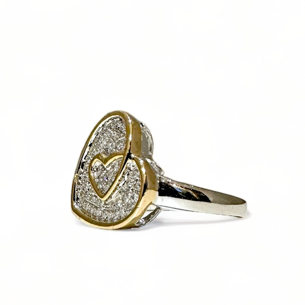 Hartvormige diamanten ring 