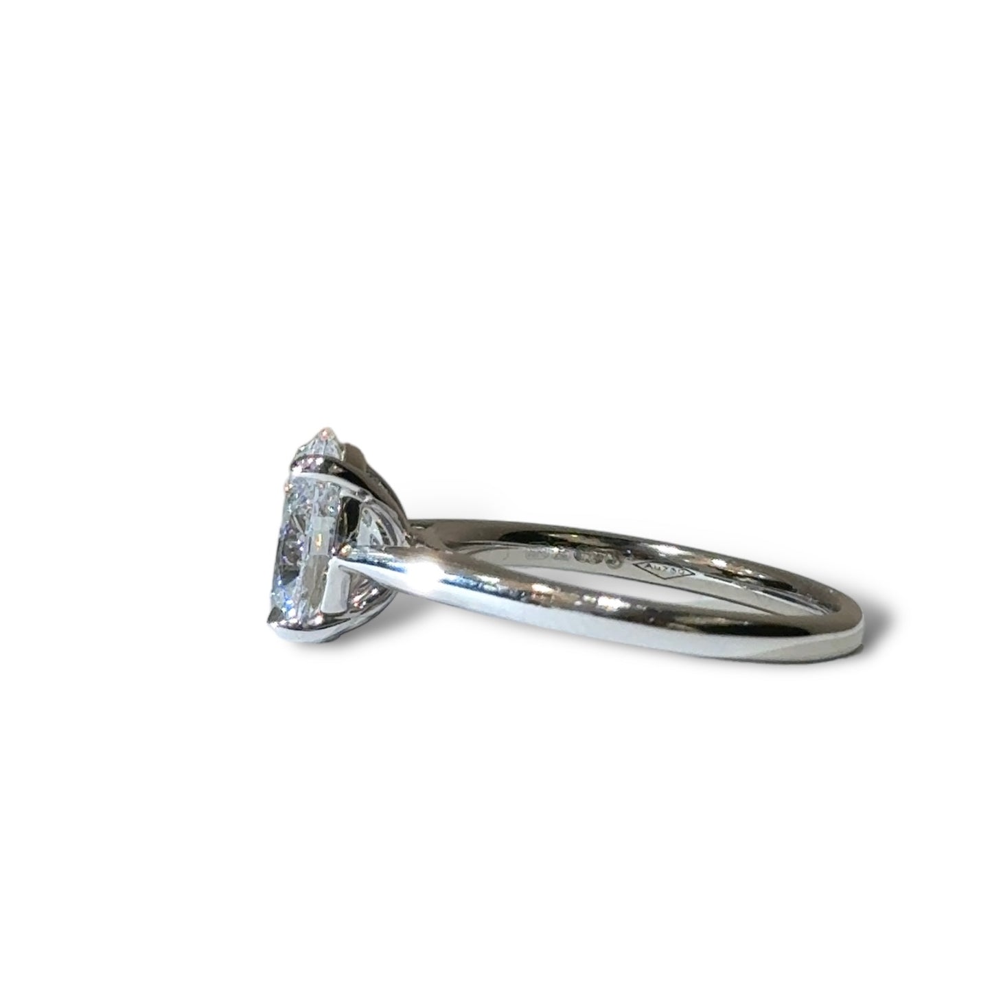 Ovale LG diamanten ring 