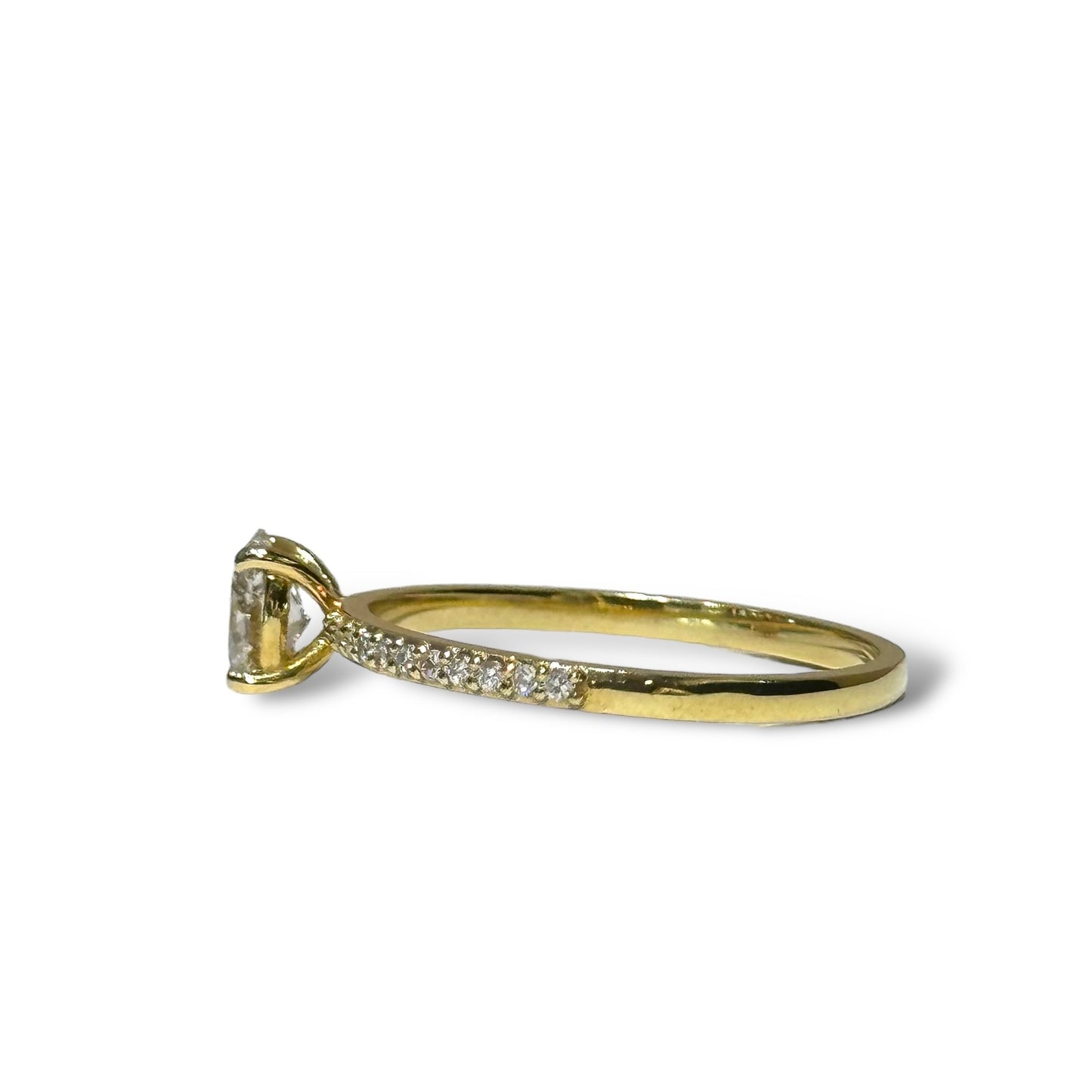 0,53 CT OVAAL GESNEDEN SOLITAIRE PAVÉ-RING 