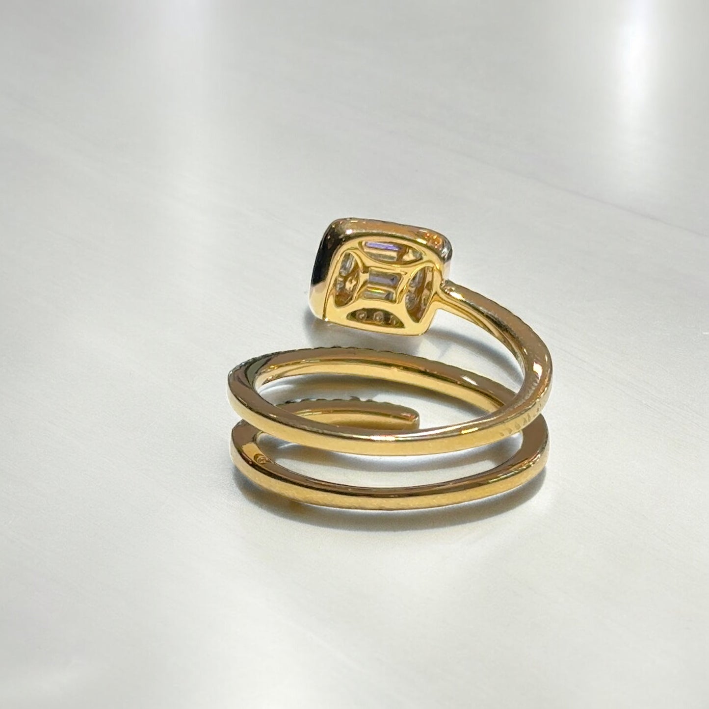 Bague en diamant en spirale 