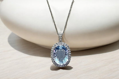 LICHTBLAUWE TOPAAS &amp; DIAMANTEN 