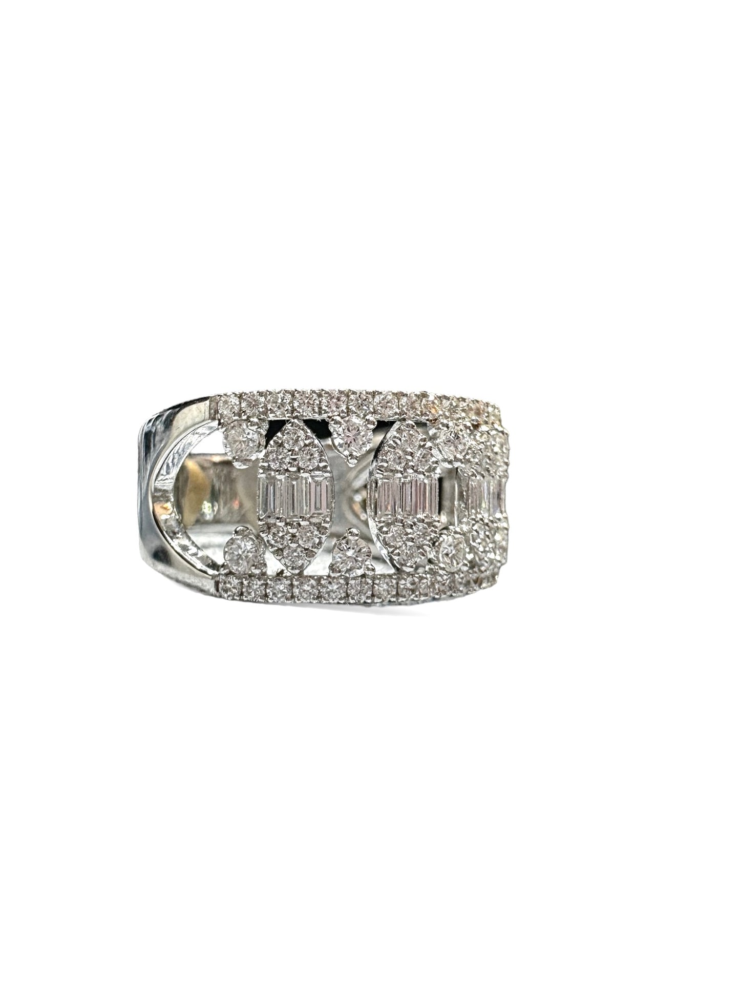 BAGUE DÉCORATIVE DEMI-ÉTERNITÉ MARQUISE 